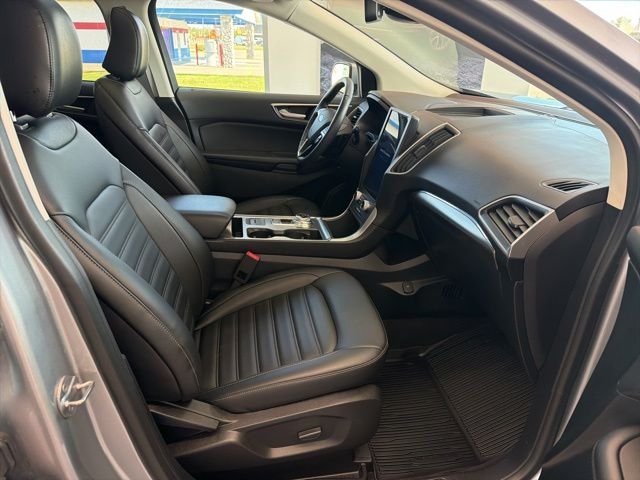 Used 2022 Silver Ford SEL image 12