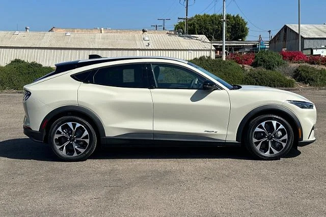 New 2026 Desert Sand Ford Select image 27