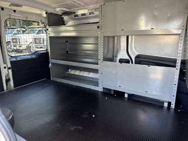 Used 2022 White Ram Base image 18