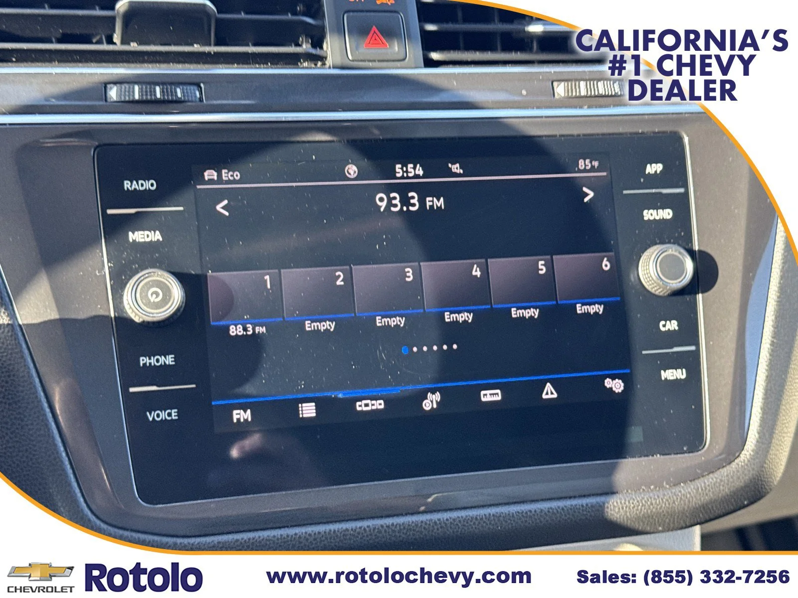 Used 2022 Blue Volkswagen SE image 15