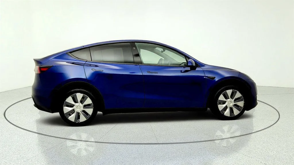 Used 2023 Deep Blue Metallic Tesla Long Range AWD w/ Acceleration Boost image 4