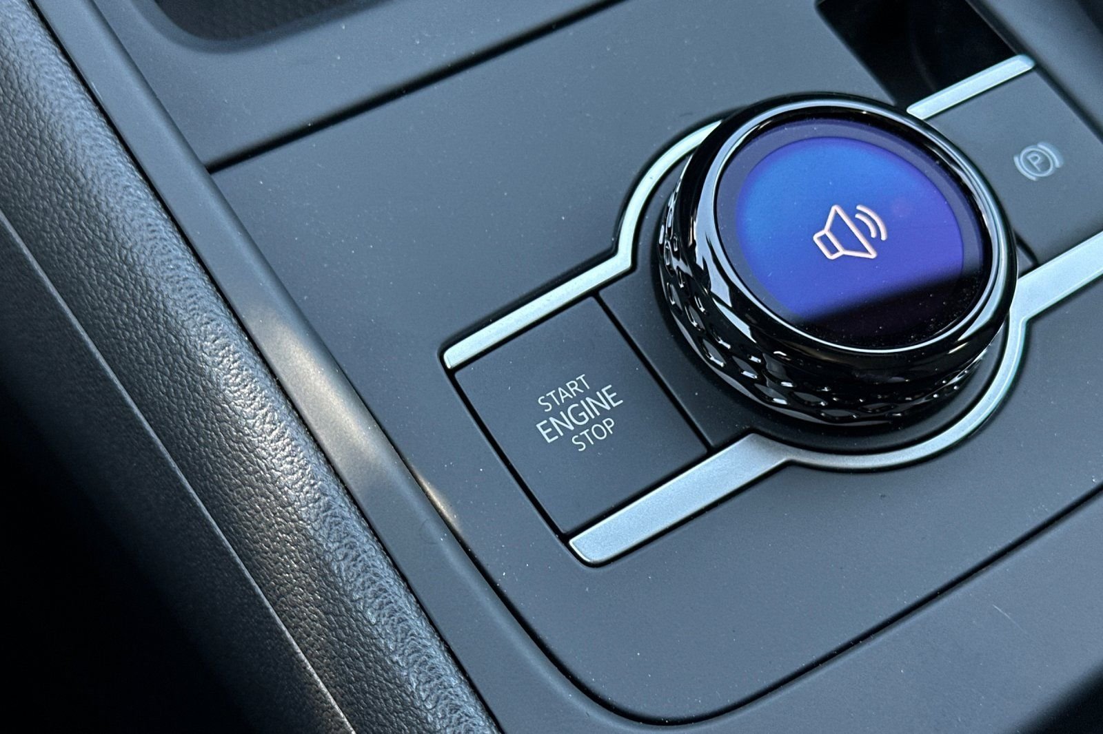New 2026  Volkswagen 2.0T SE R-Line Black image 22