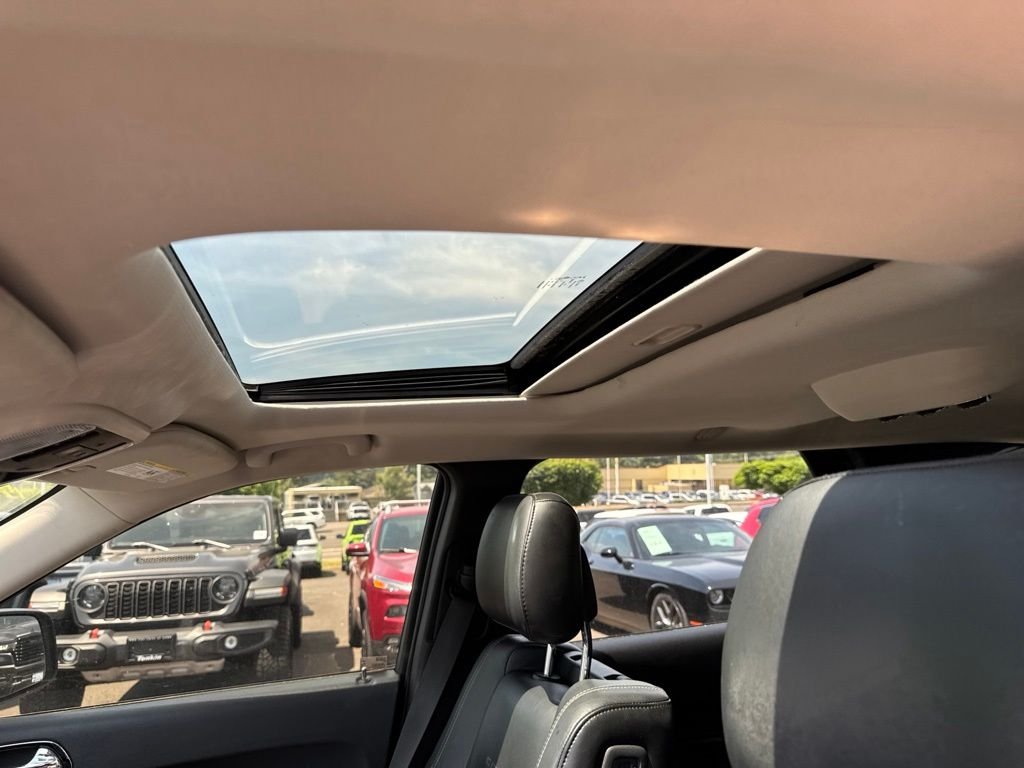 Used 2016 Silver Dodge Citadel image 5