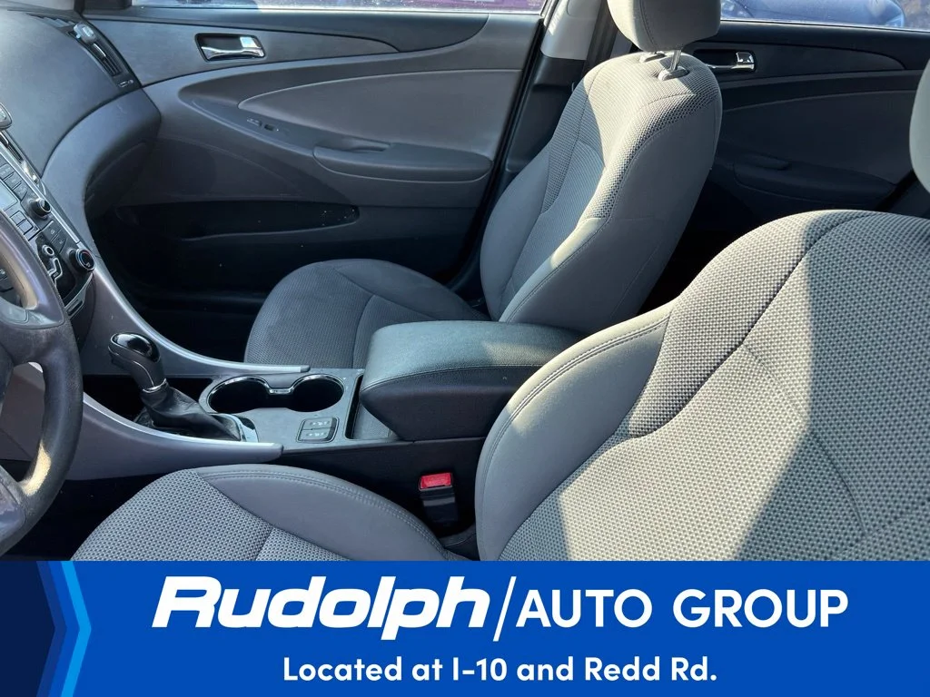 Used 2013 Gray Hyundai GLS image 9