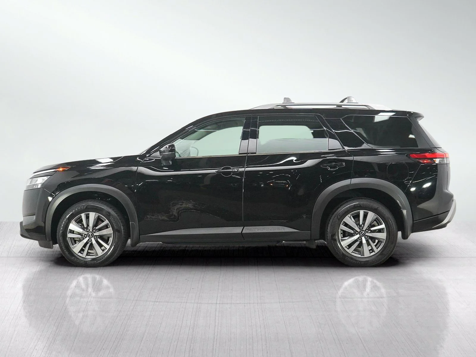 Used 2023 Nissan Pathfinder SL with VIN 5N1DR3CC2PC267496 for sale in Burnsville, Minnesota