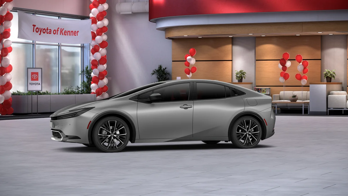 New 2027 Guardian Gray Toyota XLE image 3