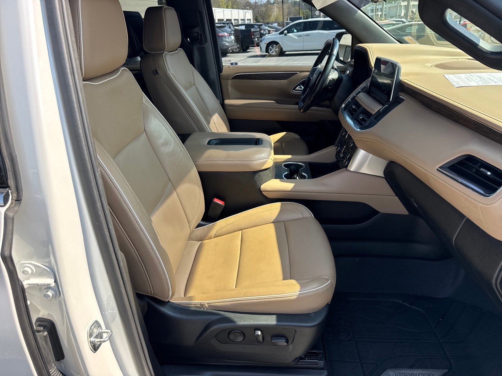 Used 2021 Iridescent Pearl Tricoat Chevrolet Premier image 13