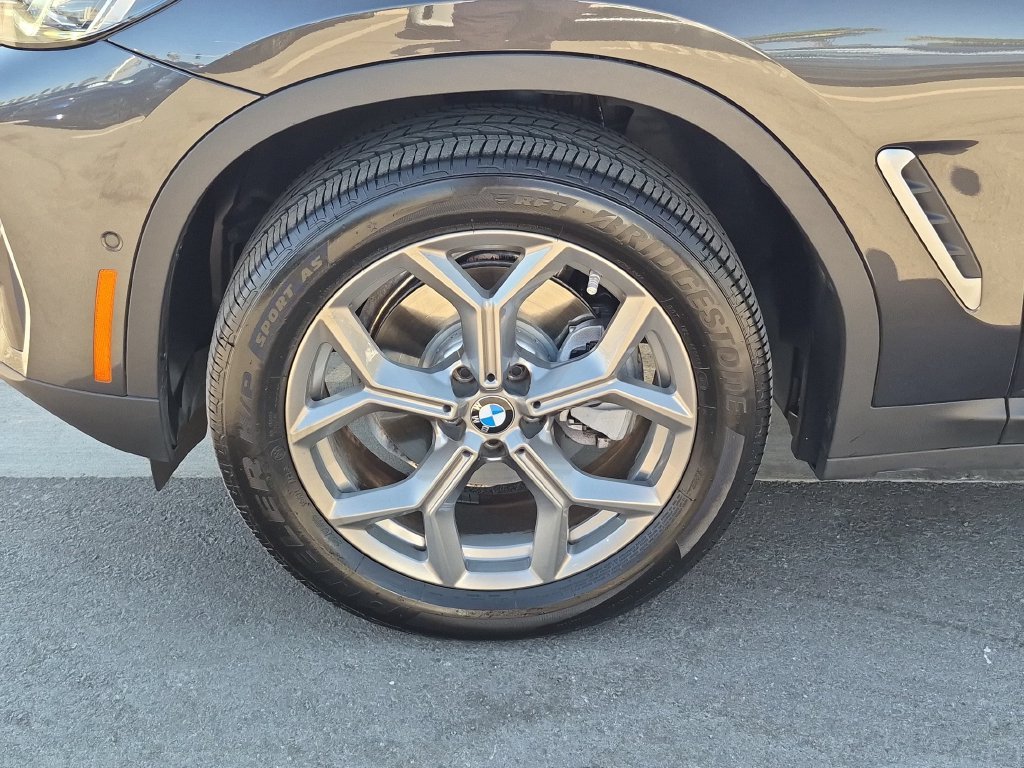 Used 2023 Gray BMW xDrive30i image 32