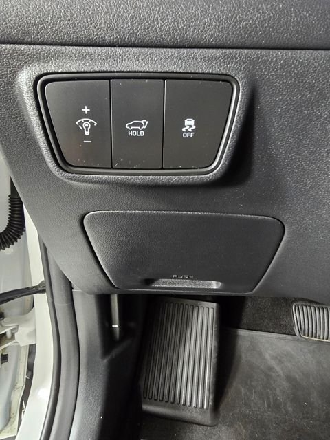 Used 2023 White Pearl Hyundai SEL image 18