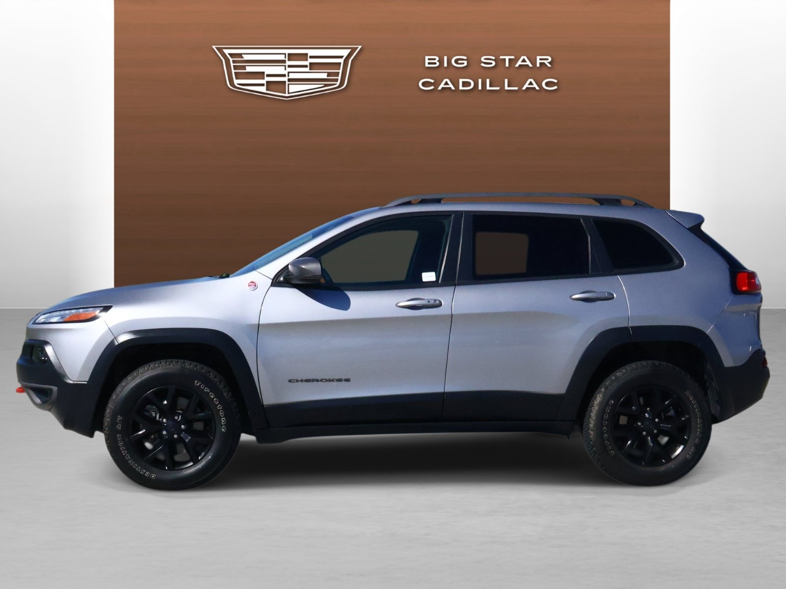 Used 2017 Jeep Cherokee Trailhawk with VIN 1C4PJMBS2HW587974 for sale in Friendswood, TX