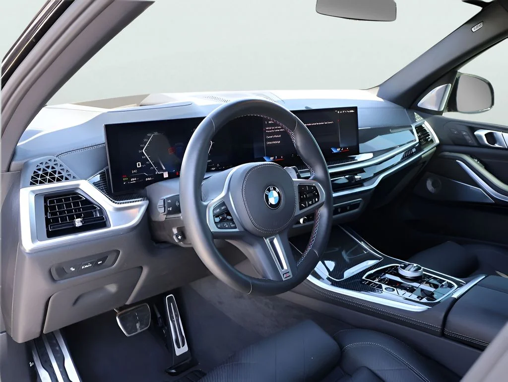 Used 2025 Black BMW M60i image 19