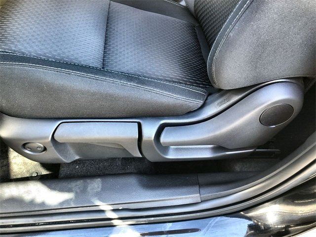 2025 Mitsubishi Outlander ES photo 3