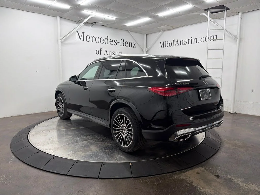 New 2026 Black Mercedes-Benz GLC 300 image 5