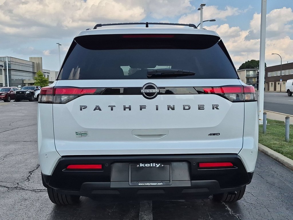 2026 Nissan Pathfinder SV - Photo 4
