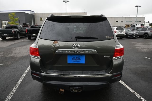 Used 2012 Green Toyota SE image 4