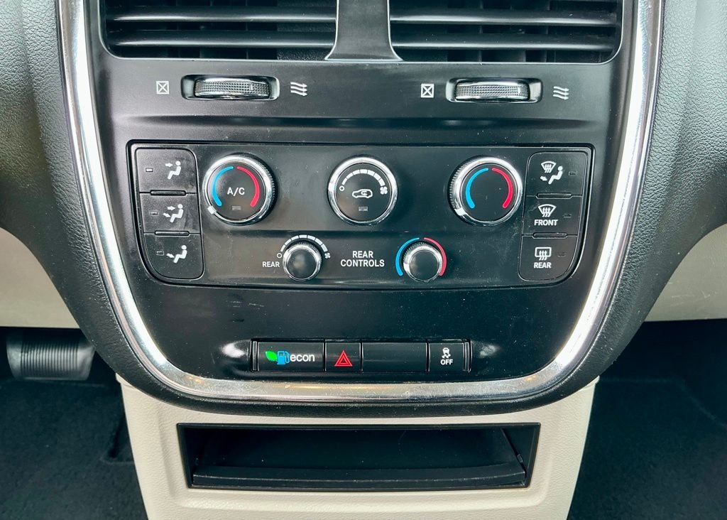 Used 2018 Black Dodge SE image 33