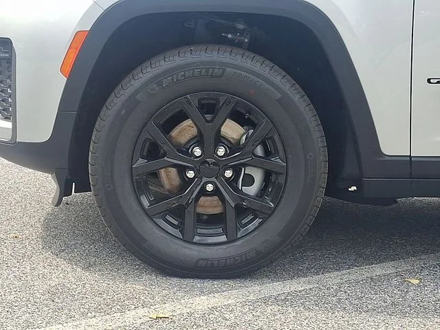 New 2026 Silver Jeep Altitude image 7