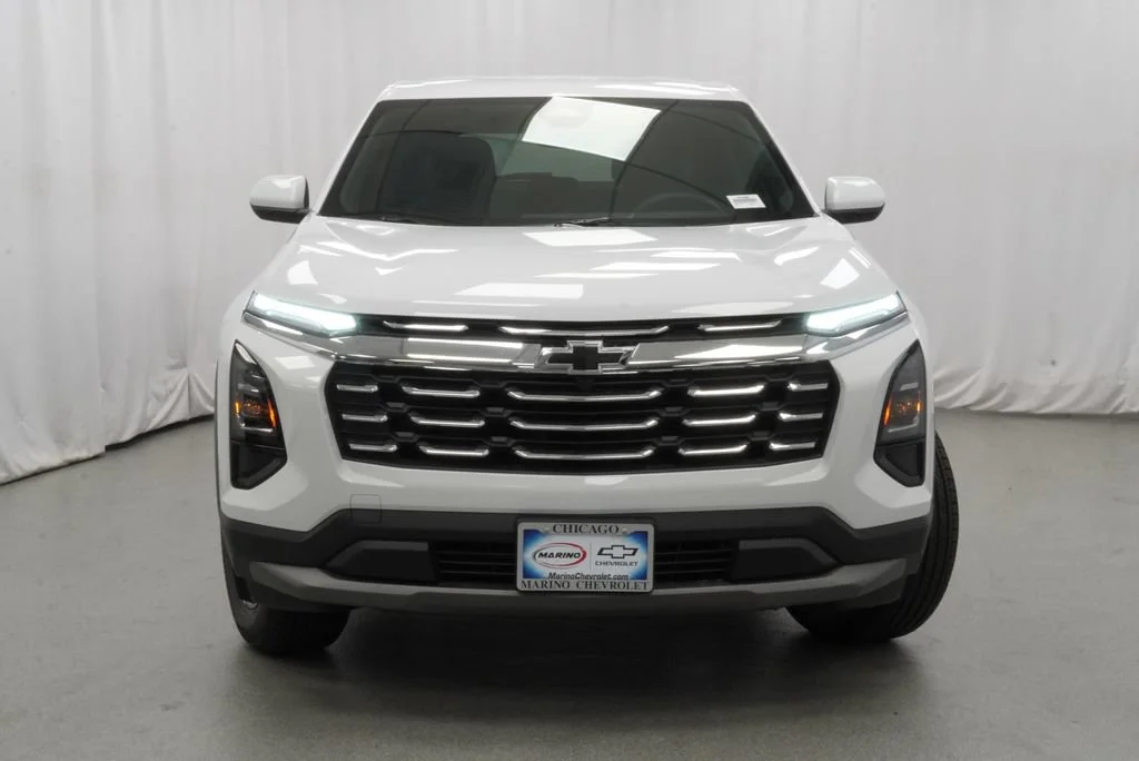 New 2027 Summit White Chevrolet LT image 34