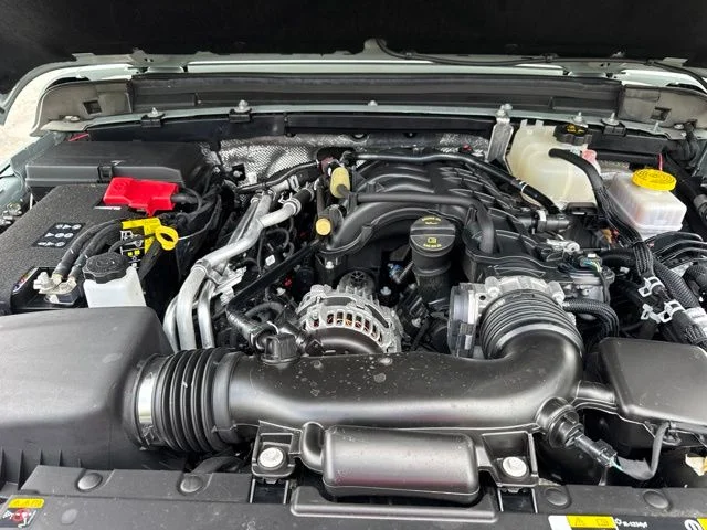 Used 2024  Jeep Sport S image 17