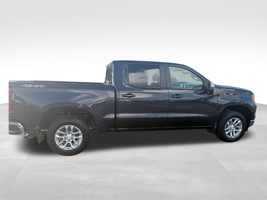 Used 2024 Gray Chevrolet LT image 7