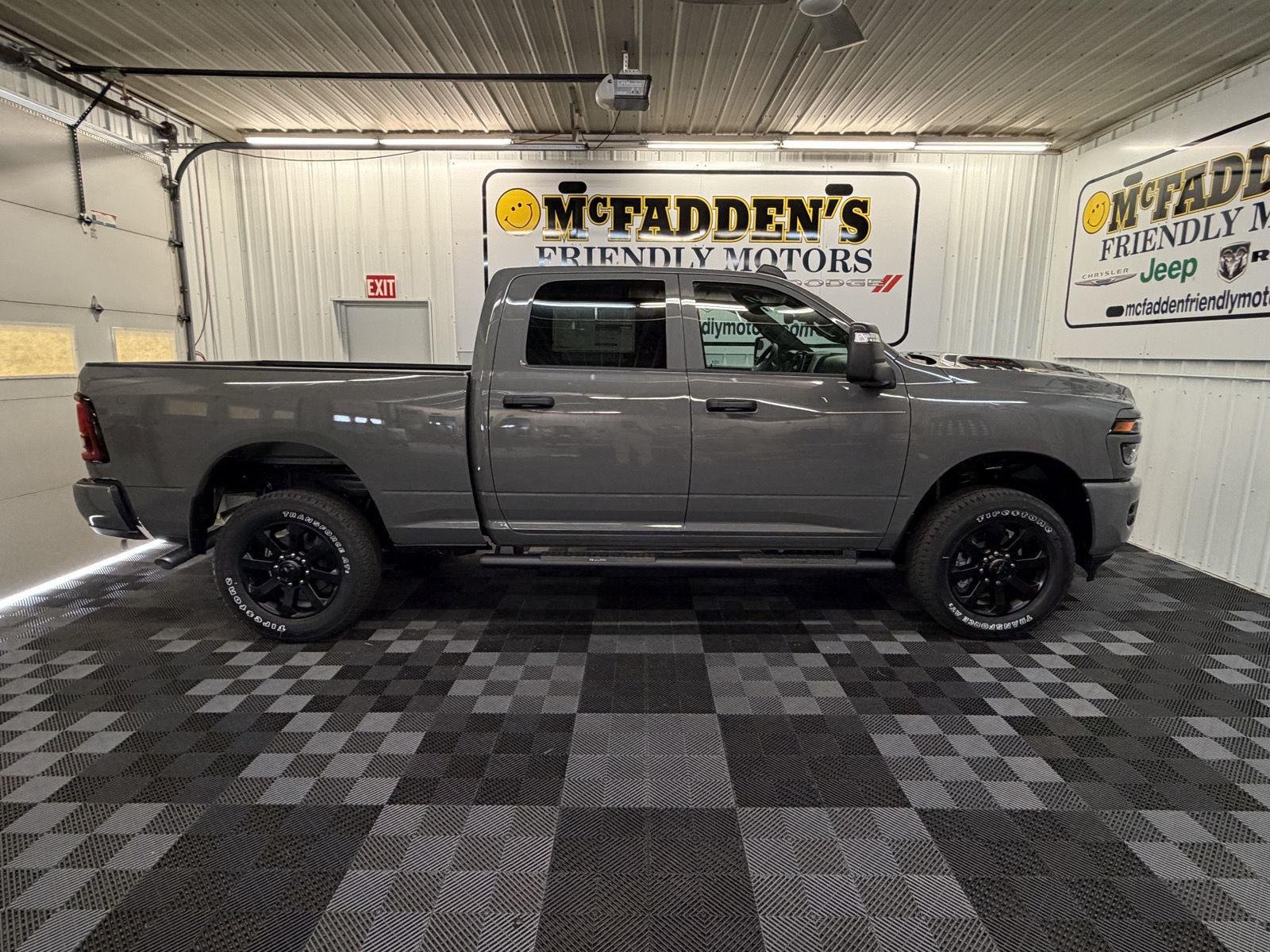 2026 RAM 2500 Pickup Tradesman/Black Express