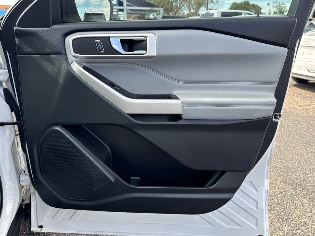 Used 2022 White Ford XLT image 25