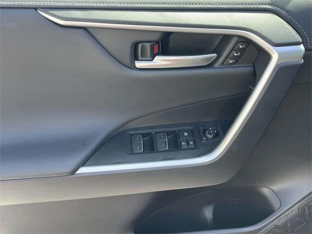 2025 Toyota RAV4 Limited - Photo 16