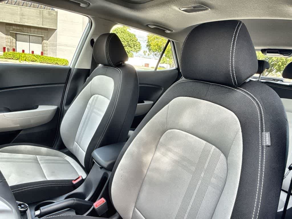 Used 2025 Lunar White Hyundai SEL image 14