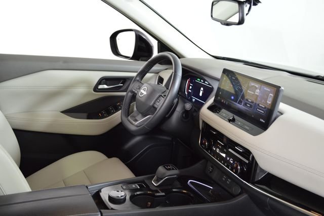 Used 2025 Black Nissan SL image 13