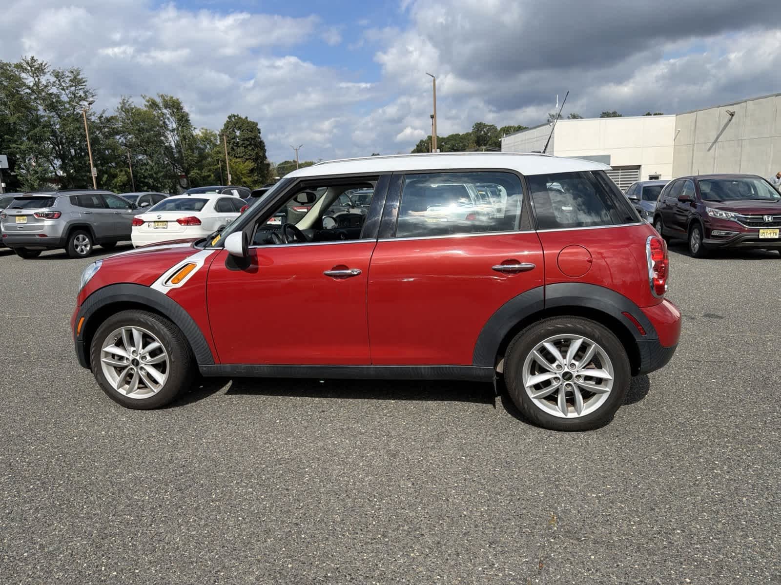 Used 2014 Red MINI  image 2