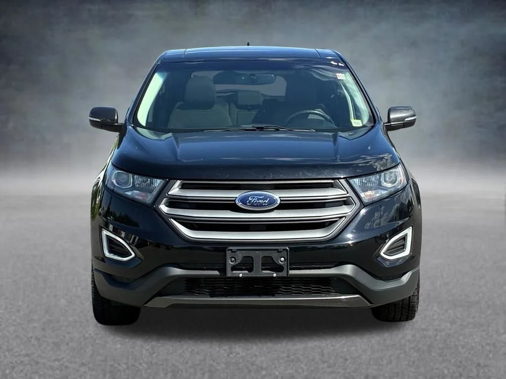 Used 2018 Shadow Black Ford SEL image 9