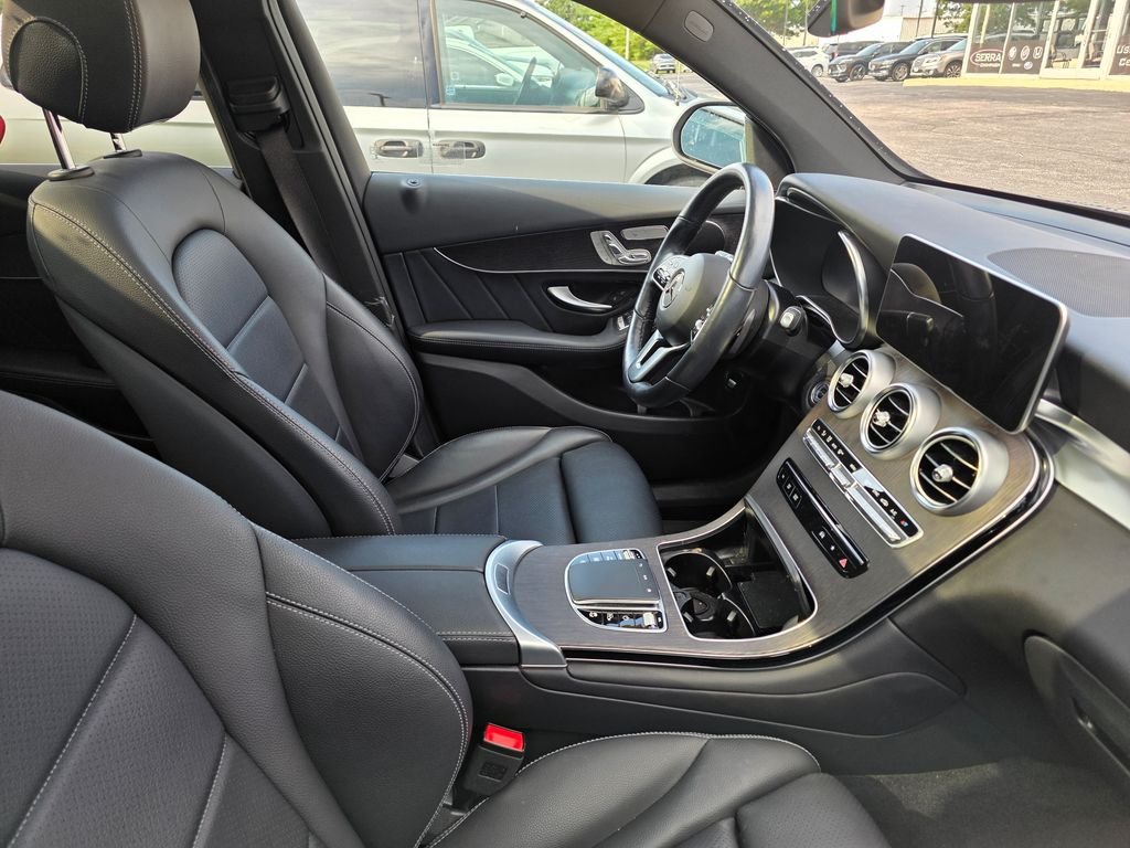 Used 2022 Black Mercedes-Benz GLC 300 image 5
