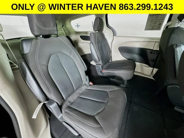 Used 2024 Black Chrysler LX image 28