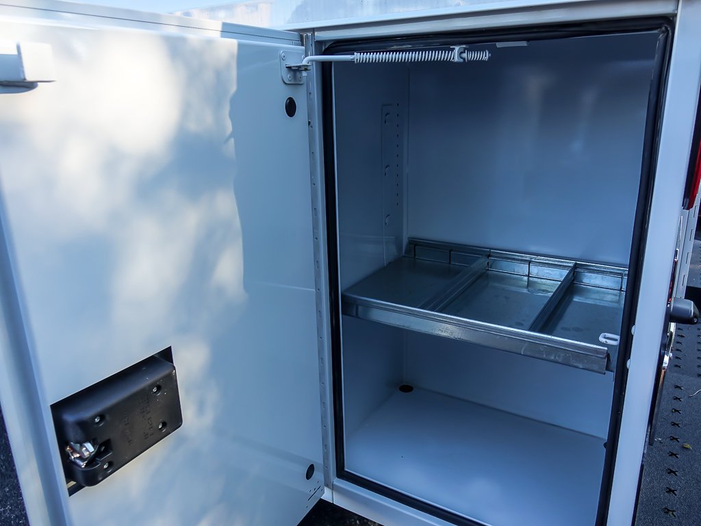 New 2026 Oxford White Ford 11' KUV image 7