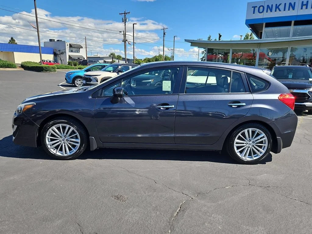 Used 2015  Subaru 2.0i Limited image 3