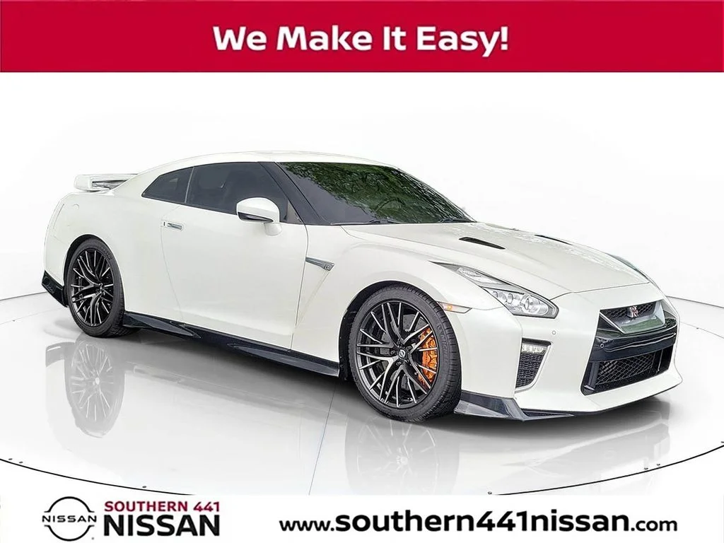 2021 Nissan GT-R Premium's photo