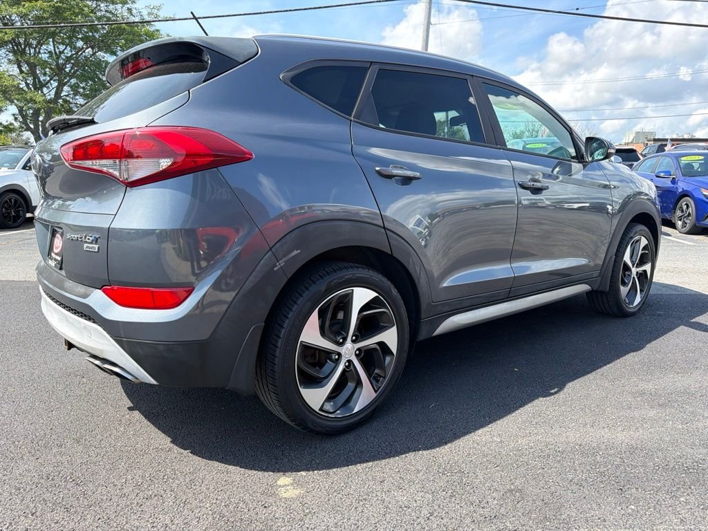 Used 2017 Gray Hyundai Sport image 5
