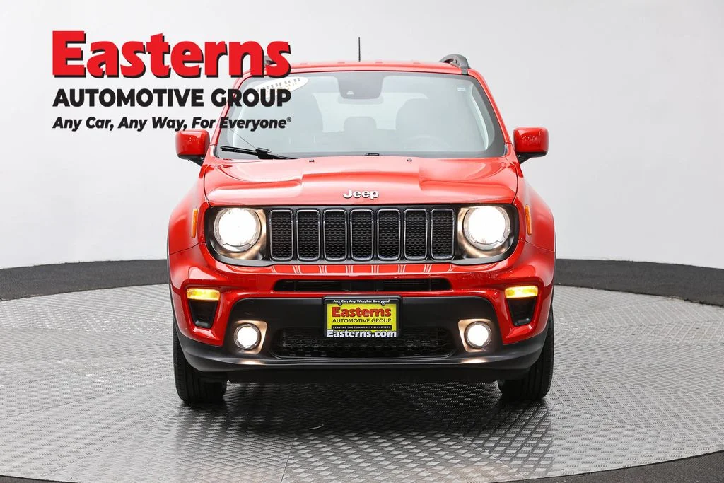 Used 2021 Red Jeep Latitude image 2