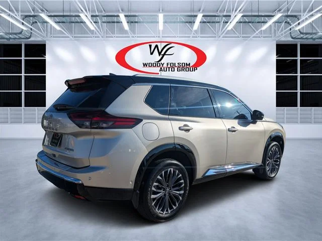 Used 2025 Gold Nissan Platinum image 3