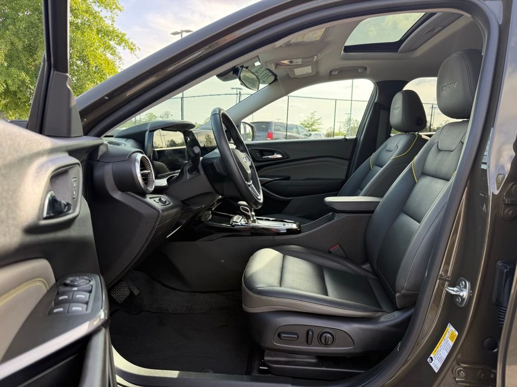 Used 2024 Brown Chevrolet ACTIV image 23