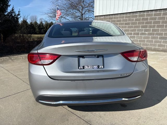 Used 2015 Silver Chrysler Limited image 7