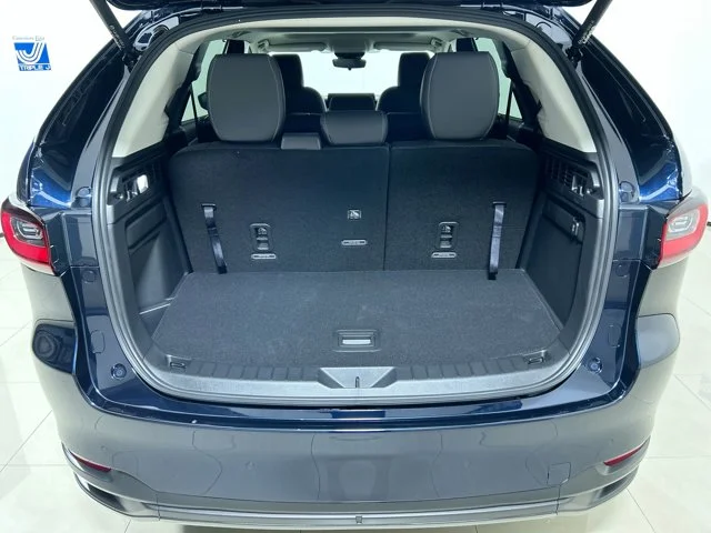 New 2026 DEEP CRYSTAL BLUE Mazda Preferred image 11
