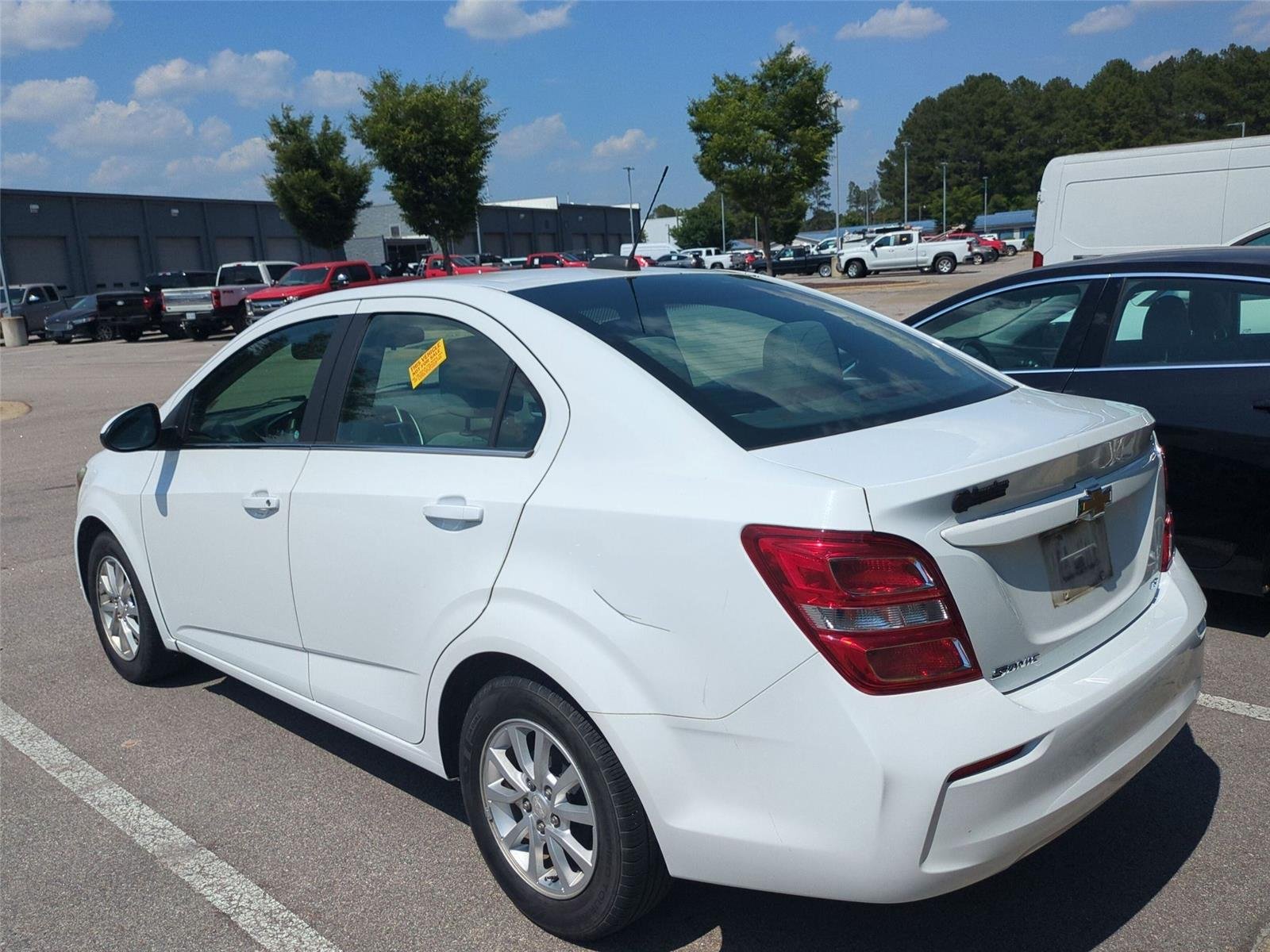 Used 2018  CHEVROLET LT image 5