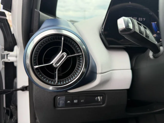 Used 2024 White Chevrolet LT image 17