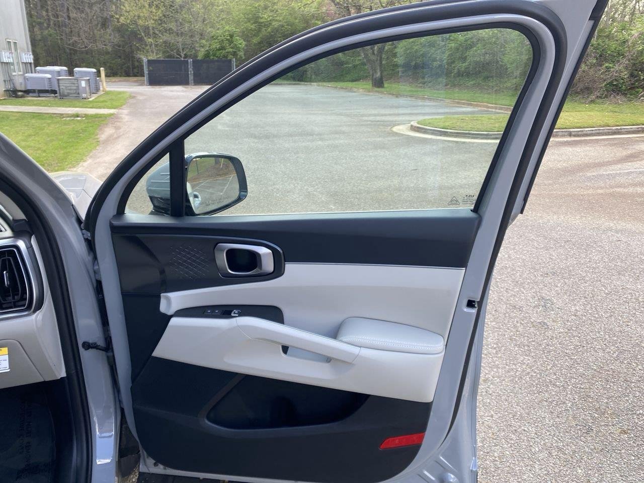 New 2026 Wolf Gray Kia S image 25