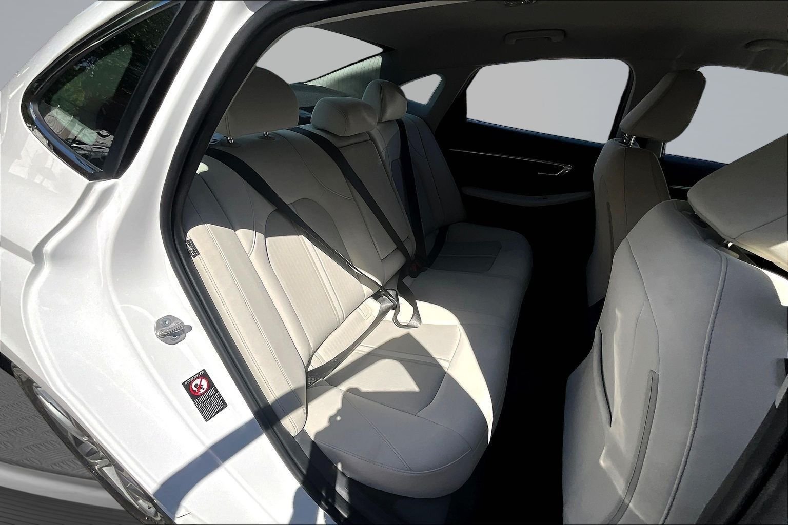 Used 2023 White Hyundai SEL image 23