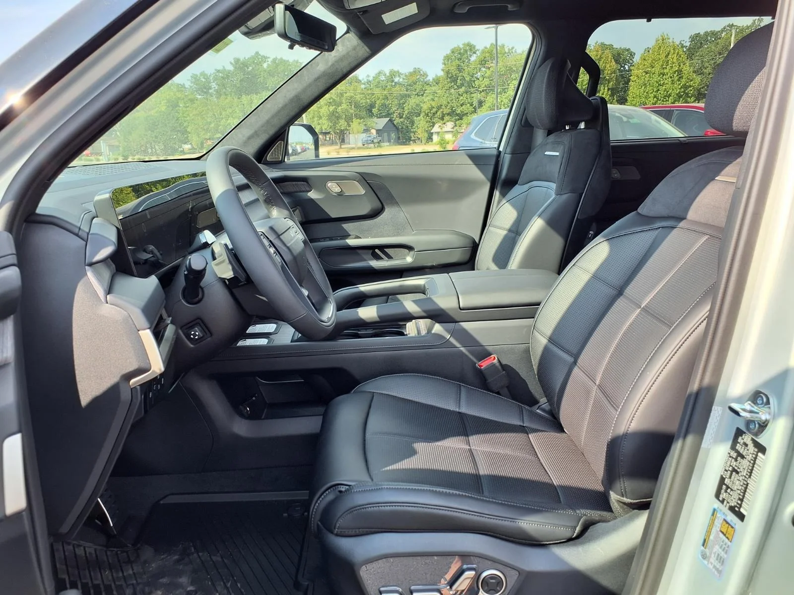 New 2027 Ivory Silver Kia SX-PRESTIGE image 13
