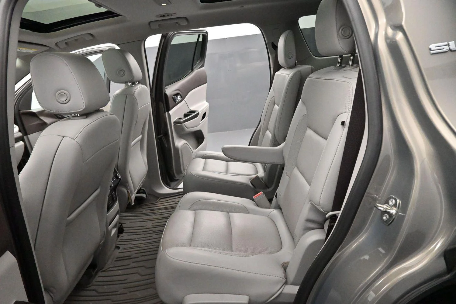 Used 2019 PEPPERDUST METALLIC GMC SLT image 34