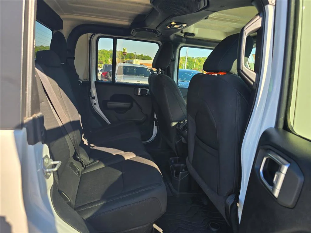 Used 2020 White Jeep Altitude image 11