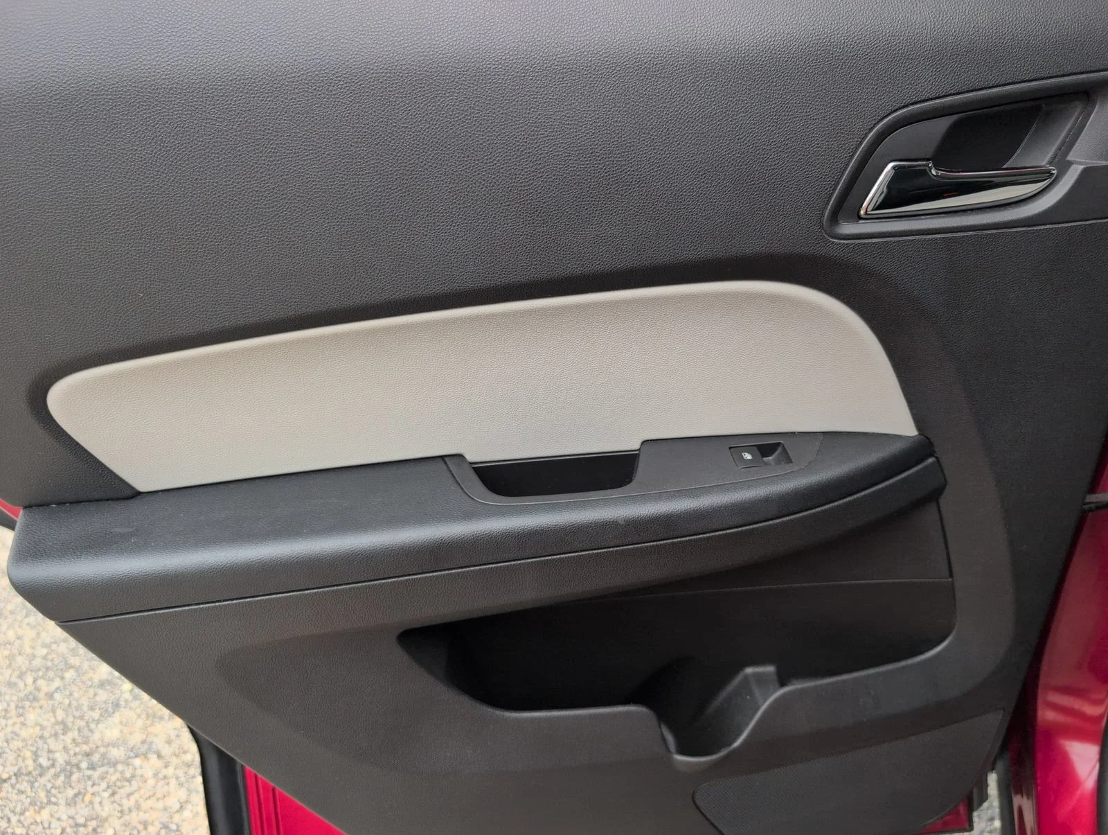 Used 2015 CRYSTAL RED TINTCOAT GMC SLT image 31